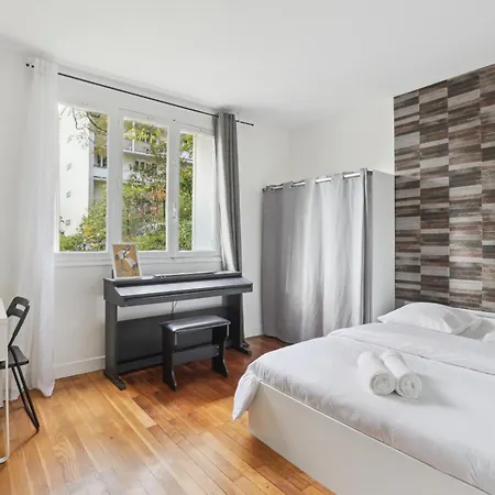 Chic And Spacious With Piano And Terrace Apartment *
